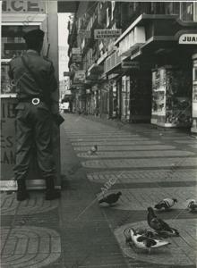 Un policía en labores de vigilancia